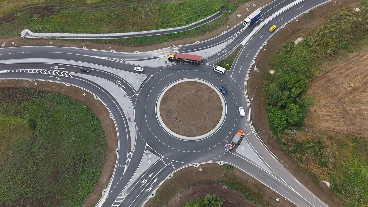 Preljina kružni tok prevrnut šleper