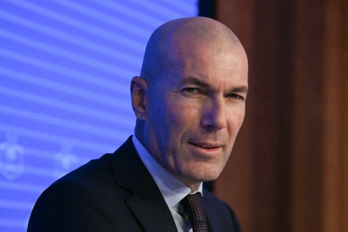 Zinedin Zidan na konferenciji za medije po dolasku na klupu reprezentacije Francuske