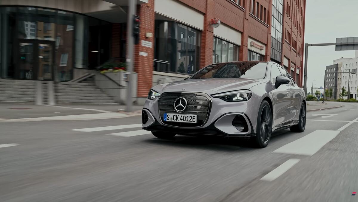 Electric Mercedes C-Class (16).jpg