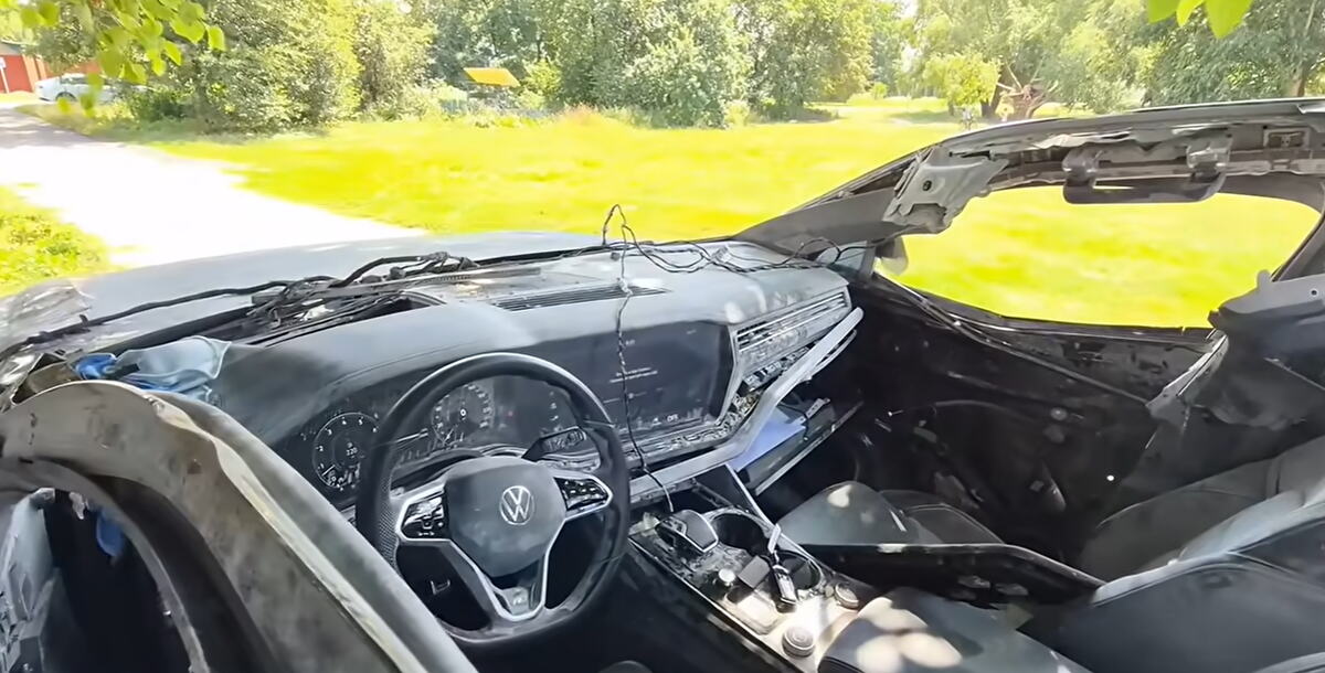 Automobil preživeo udar balističke rakete