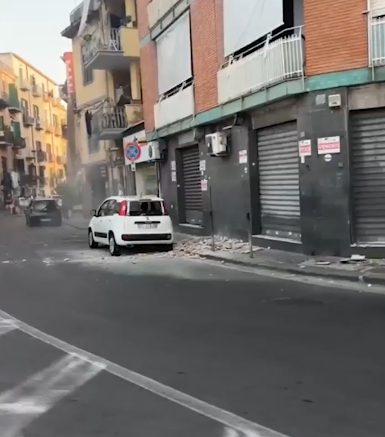 zemljotres Italija Napulj (1).png