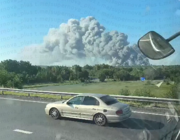 Ukrajina Rusija rat u Ukrajini rat Rusije i Ukrajine Vajldberis Engels Saratov vojni aerodrom napad dronovima na Rusiju (7).png