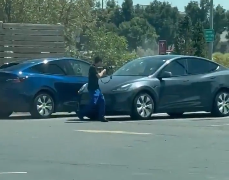pucnjava SAD parking Tvin Fols Ajdaho (3).png