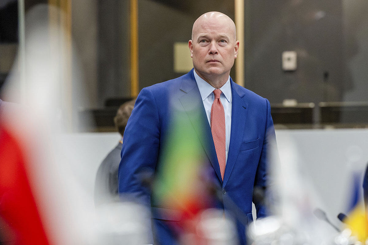 Metju Vitaker Matthew Whitaker   (1).jpg
