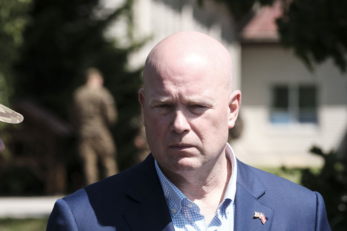 Metju Vitaker Matthew Whitaker   (3).jpg