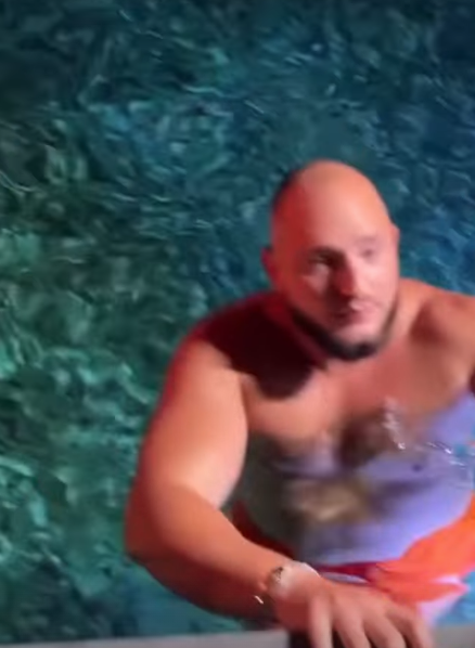 Rijaliti učesnik zaprosio dečka