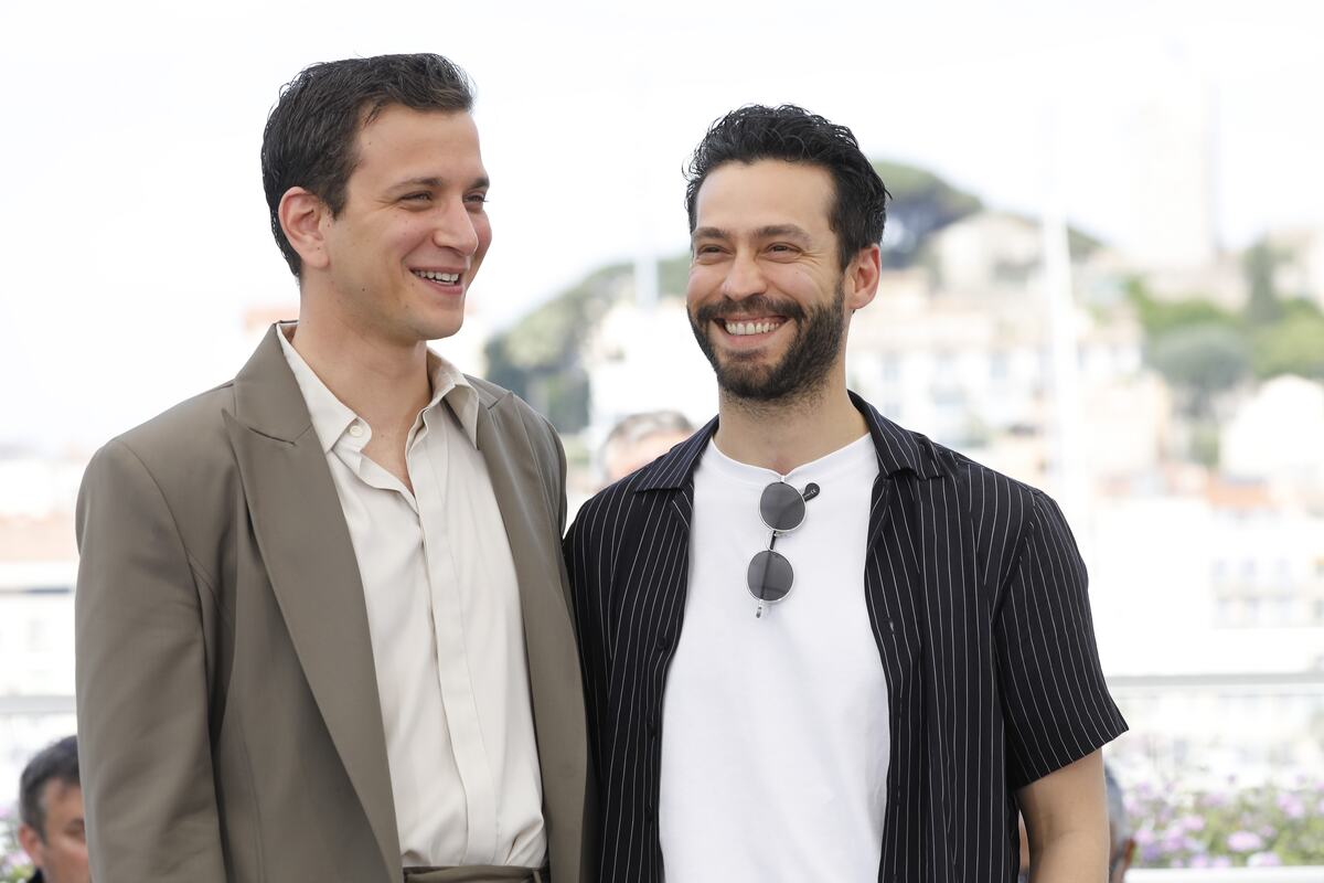 Ekin Koč na foto-sesiji povodom filma Burning Days tokom 75. Filmskog festivala u Kanu 24. maja 2022.