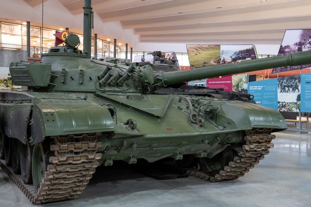 T-72 Main Battle Tank (1).jpg