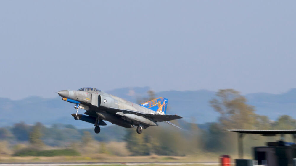 McDonnell Douglas F-4 Phantom II (1).jpg