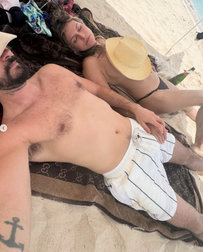 Hajdi Klum, Tom Kaulic na plaži razmenjuju nežnosti