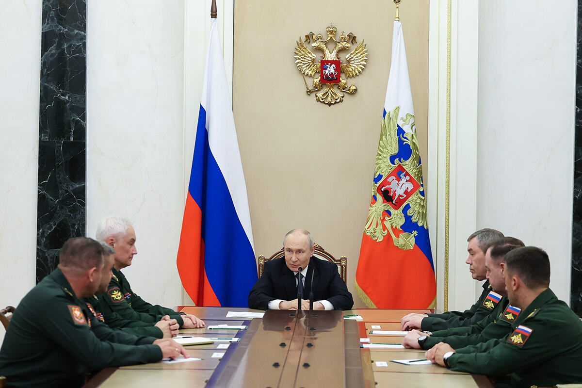 x01 EPA Alexander Kazakov  Sputnik  Kr.jpg