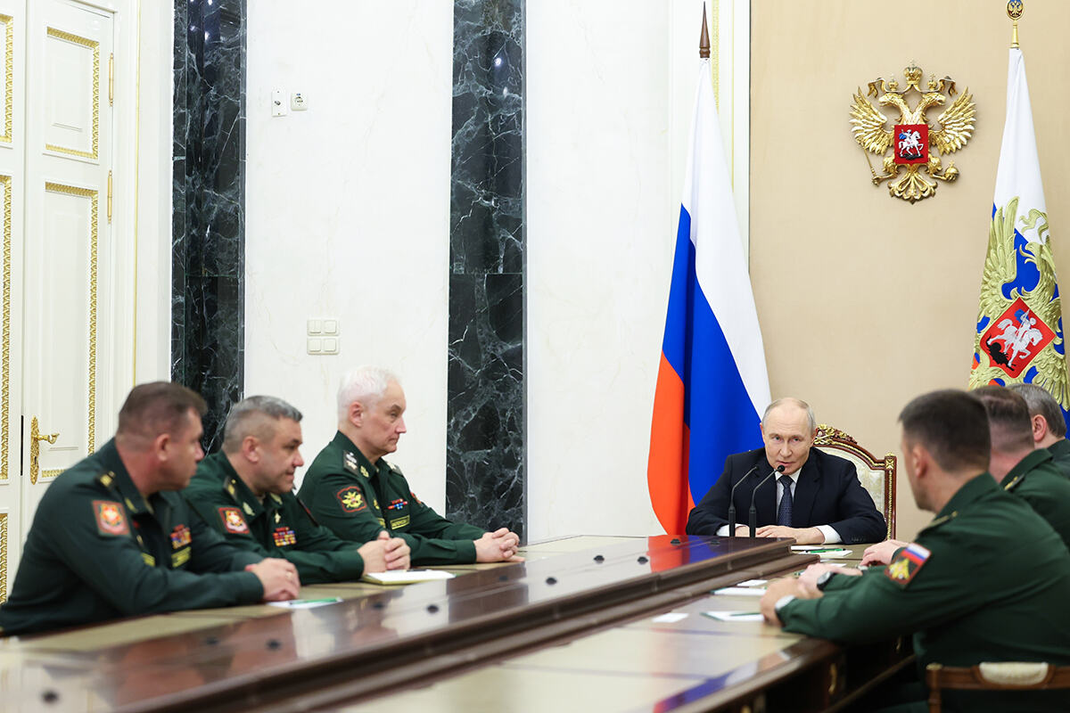 x07 EPA Alexander Kazakov  Sputnik  Kr.jpg