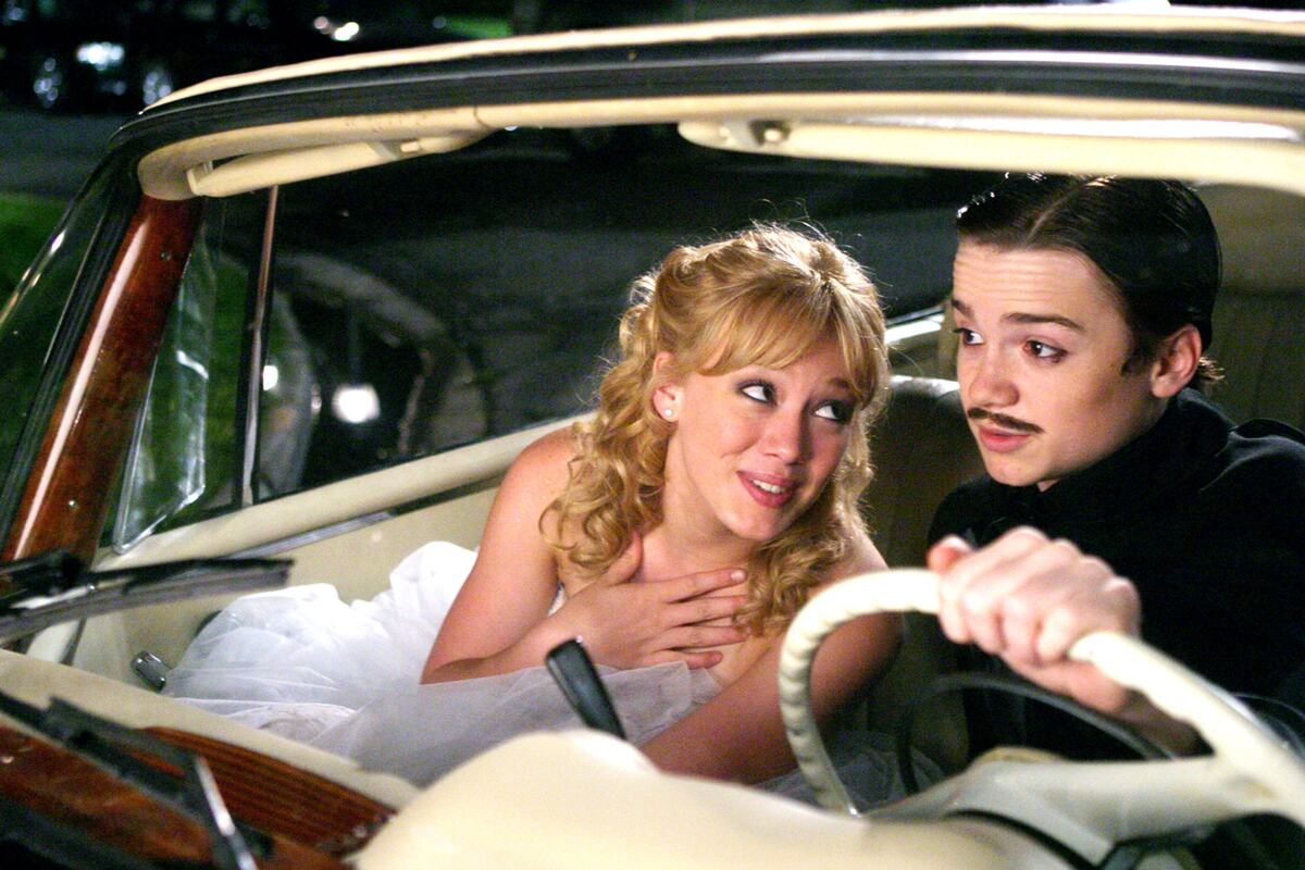 Hilari Daf i Čad Majkl Marej u filmu Pepeljuga (2004)