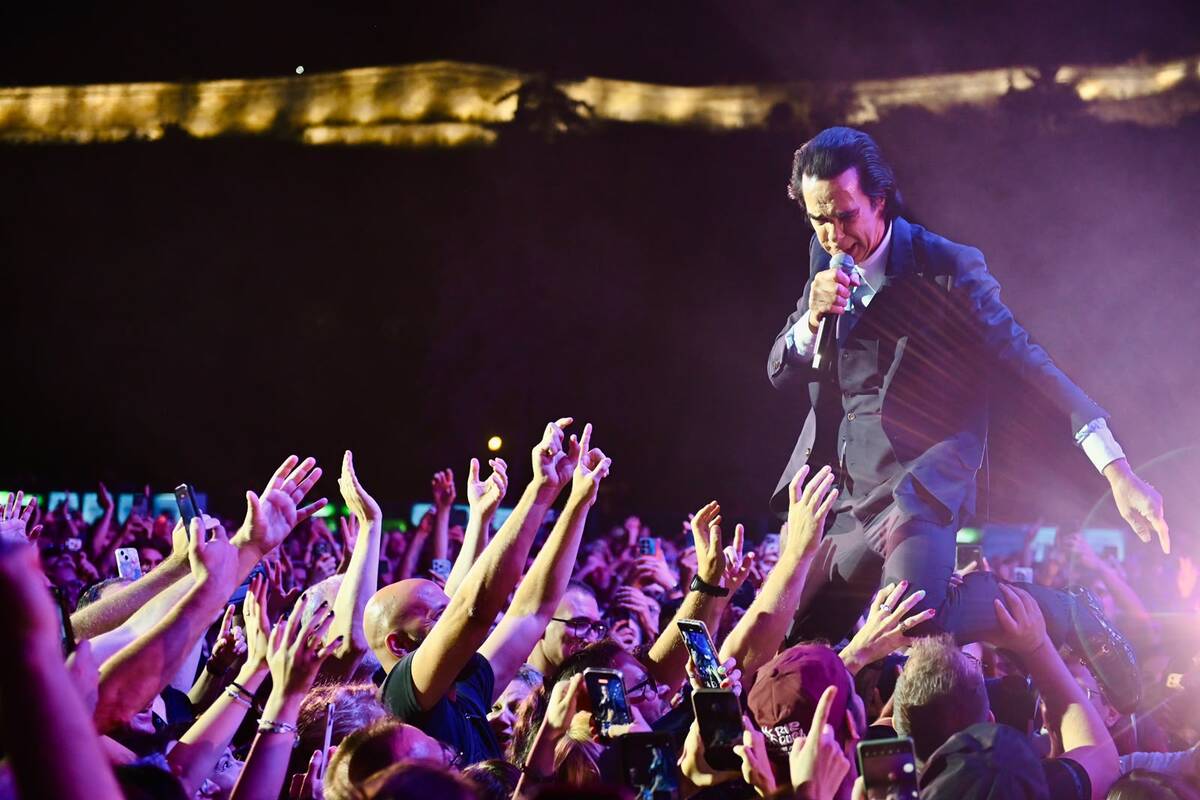 Nik Kejv Koncert (19).jpeg
