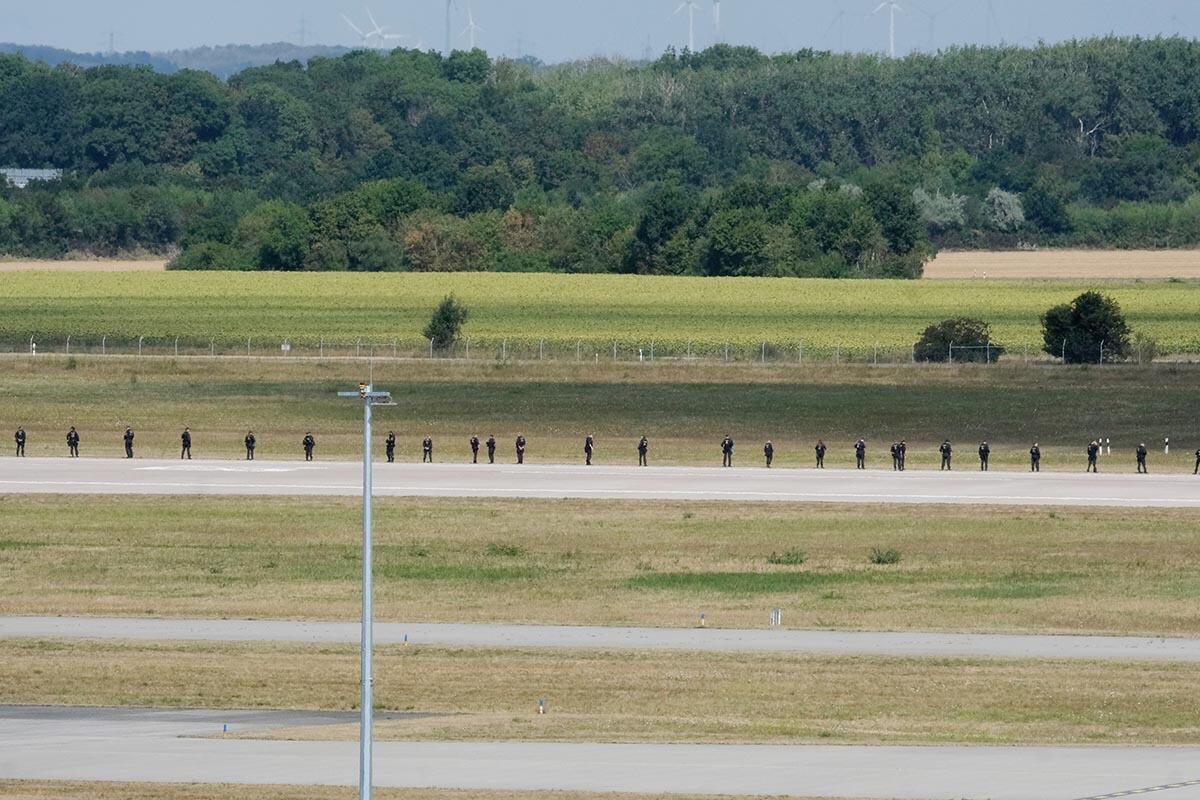 Nemačka Lajpcig aerodrom policija (10).jpg