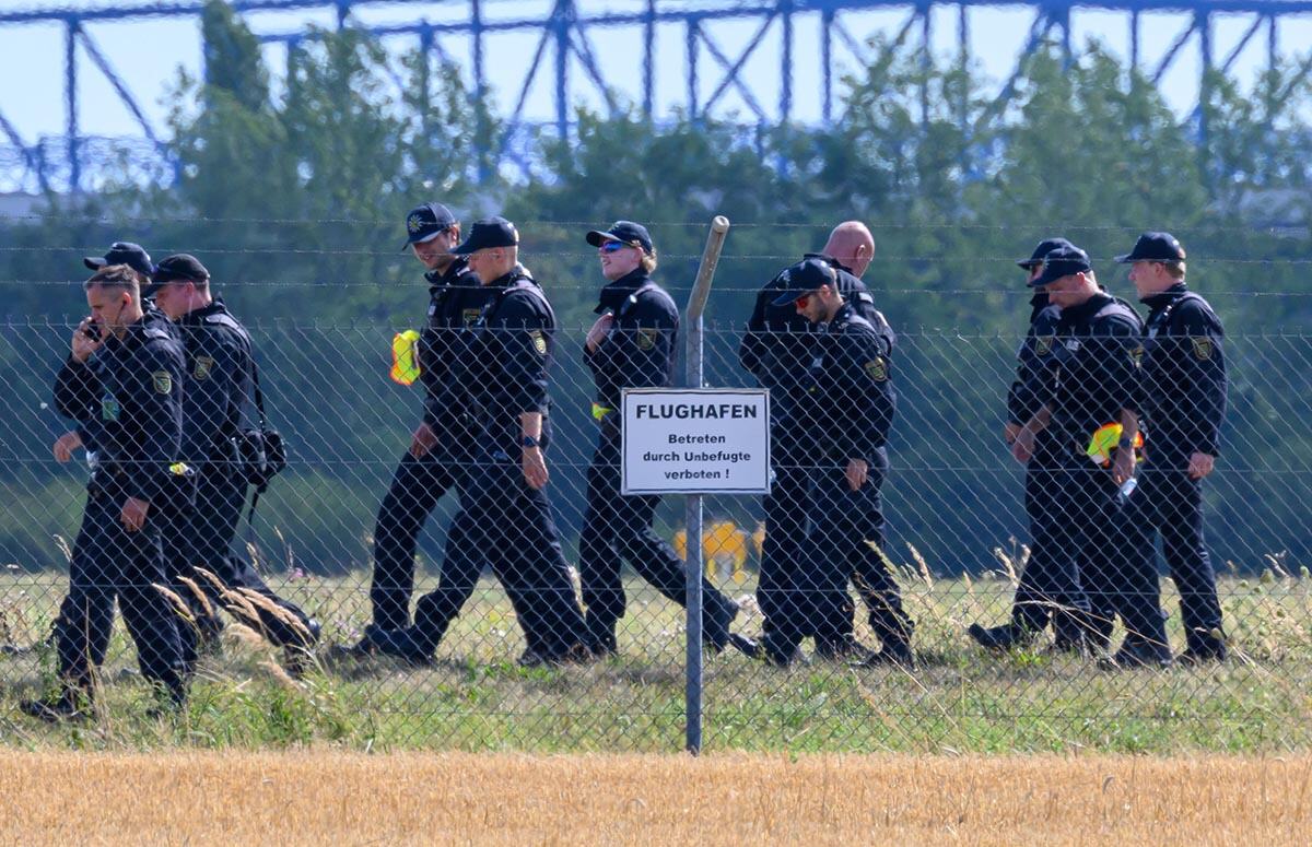 Nemačka Lajpcig aerodrom policija (9).jpg