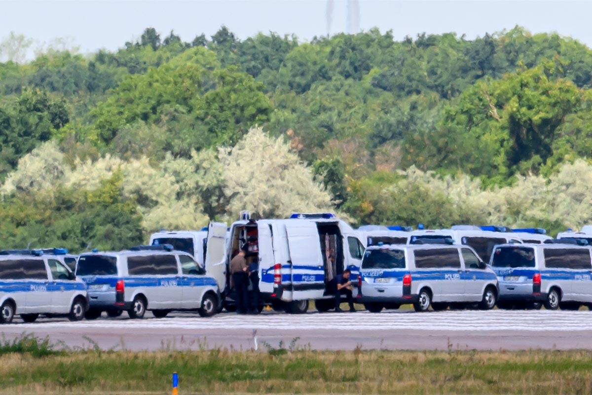 Nemačka Lajpcig aerodrom policija (5).jpg