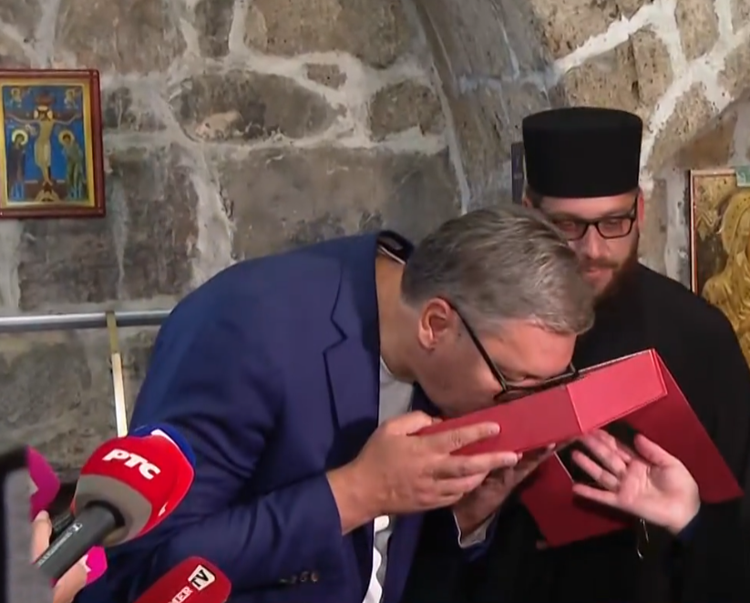 Aleksandar Vučić manastir Dubnica