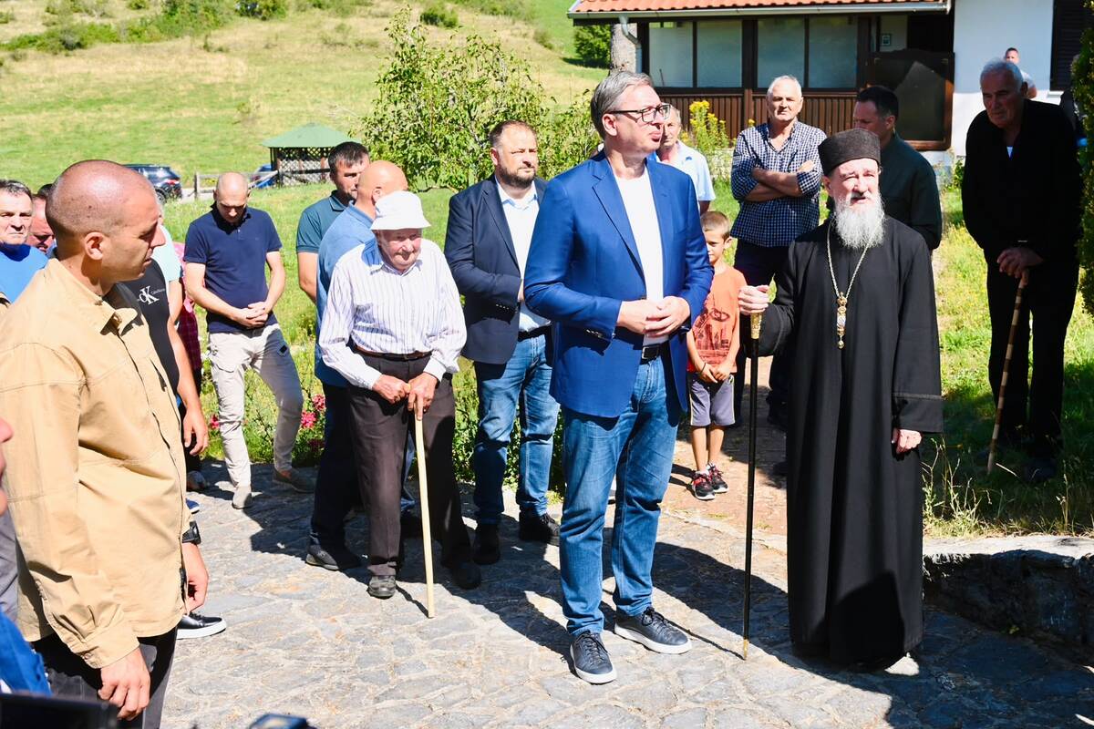 Aleksandar Vučić manastir Dubnica (2).jpeg