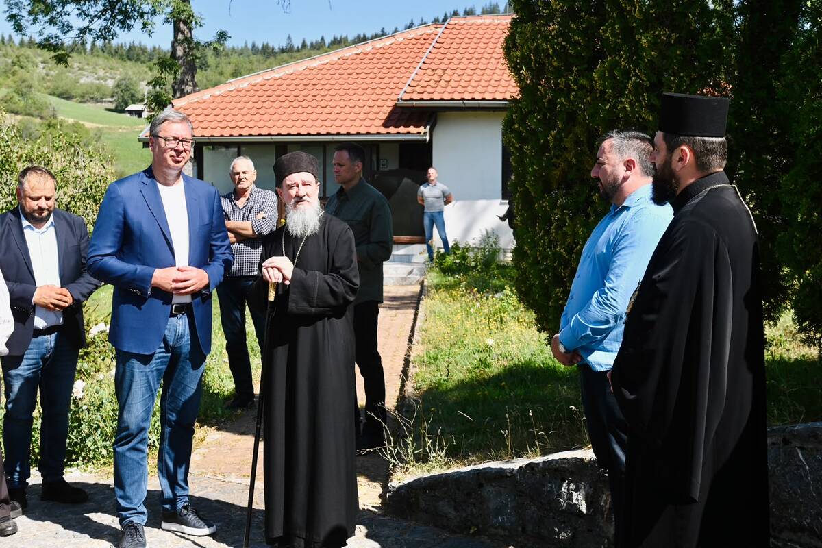 Aleksandar Vučić manastir Dubnica (3).jpeg