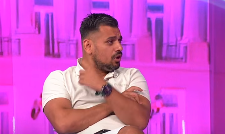 "TI SI JEDNOM NOGOM U GROBU!" Bora Santana doživeo pomračenje u emisiji, gledalac ga doveo do ludila, nije mogao da podnese kritiku, izvređao ga žestoko (VIDEO)