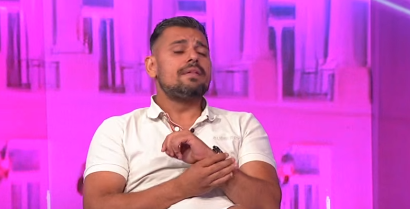 "TI SI JEDNOM NOGOM U GROBU!" Bora Santana doživeo pomračenje u emisiji, gledalac ga doveo do ludila, nije mogao da podnese kritiku, izvređao ga žestoko (VIDEO)
