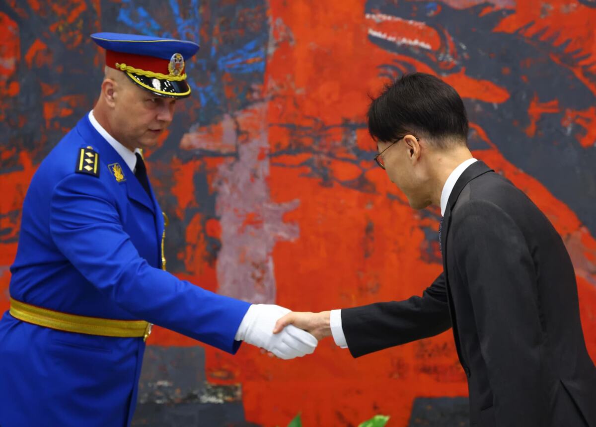 Hong Gun Đong, ambasador Republike Koreje