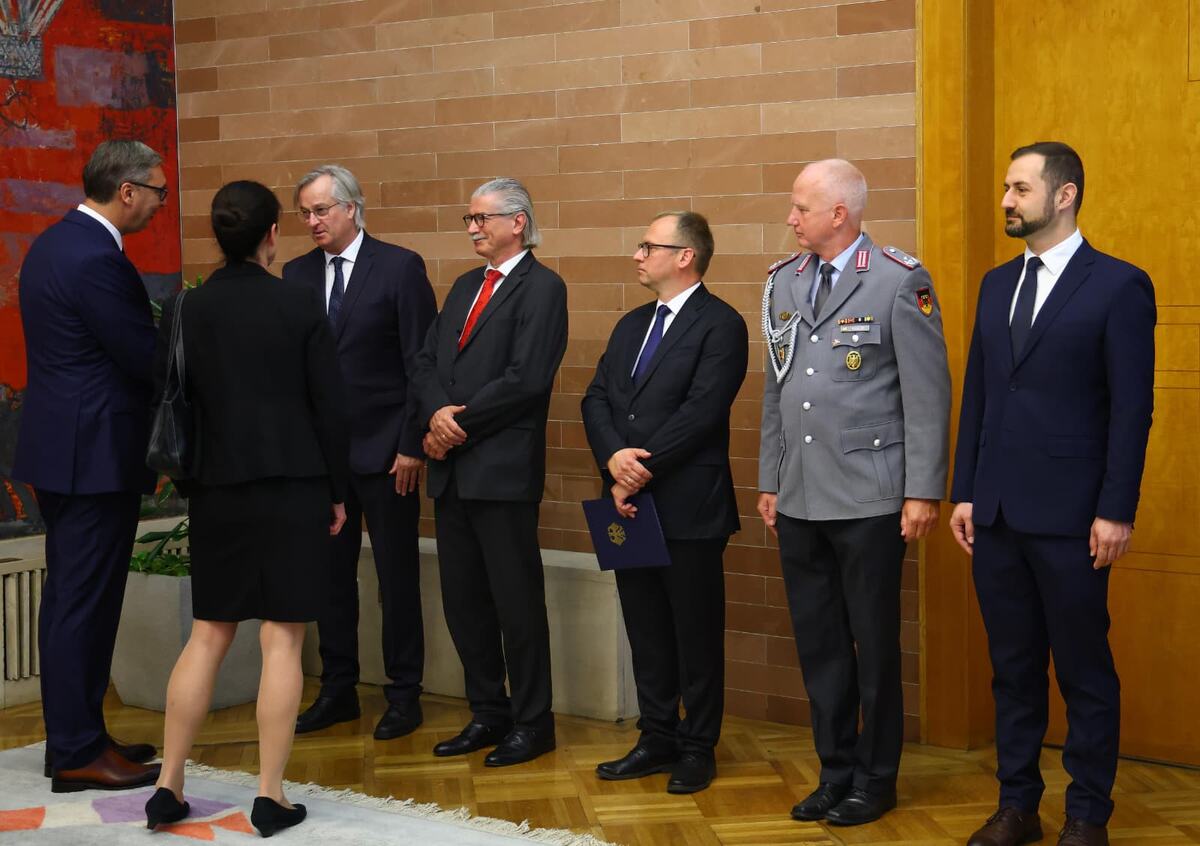 Aleksandar Vučić Anke Gizela Holštajn, ambasadorka Savezne Republike Nemačke (8).jpeg