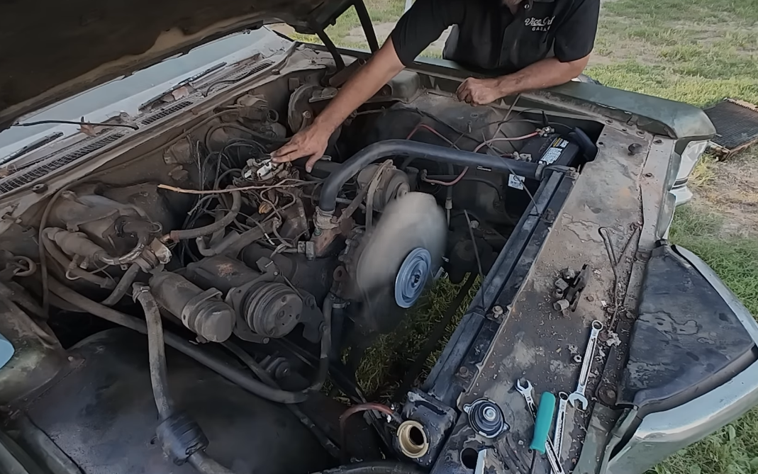 Motor - Pontijak Grand Pri iz 1969. godine koji je Derek Biri oživeo nakon gotovo 30 godina mirovanja (1).PNG