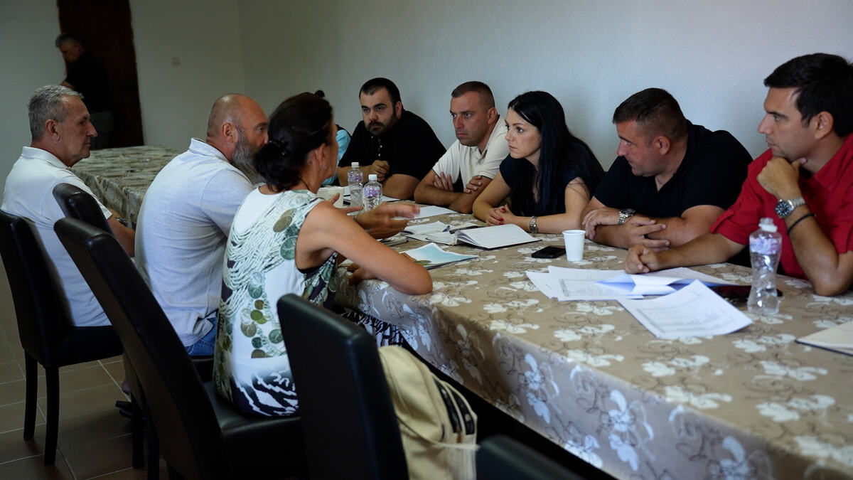 LOZNICA - Lukićeva sa direktorima na terenu.jpg