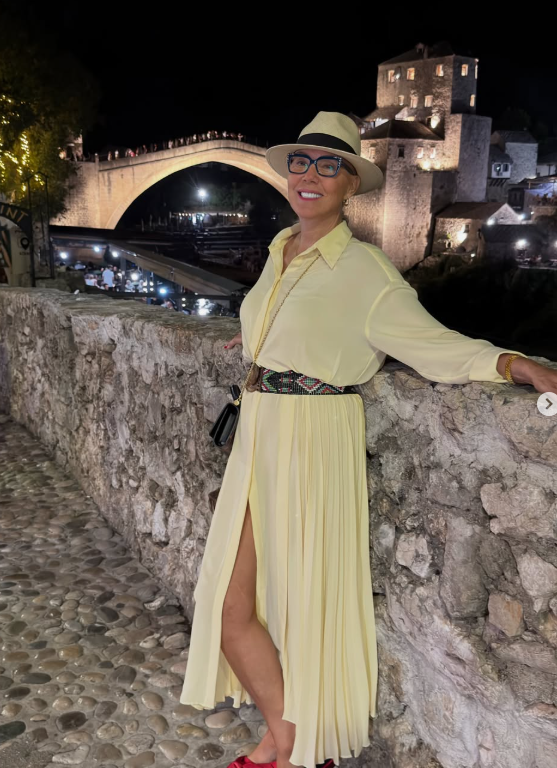 Lepa Brena