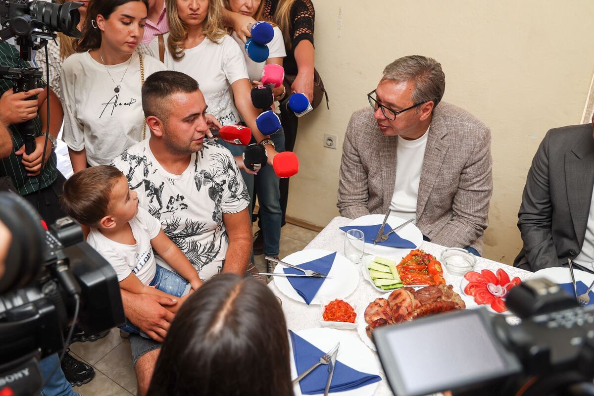 Jablanički okrug Aleksandar Vučić Blace porodica Veljič (17).jpeg