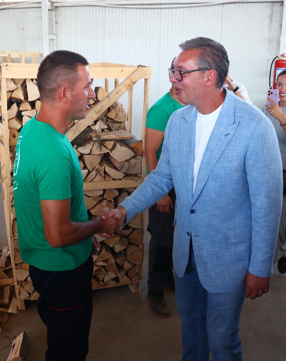 Aleksandar Vučić Leskovac Viktor Pelet Guberevac (3).jpeg