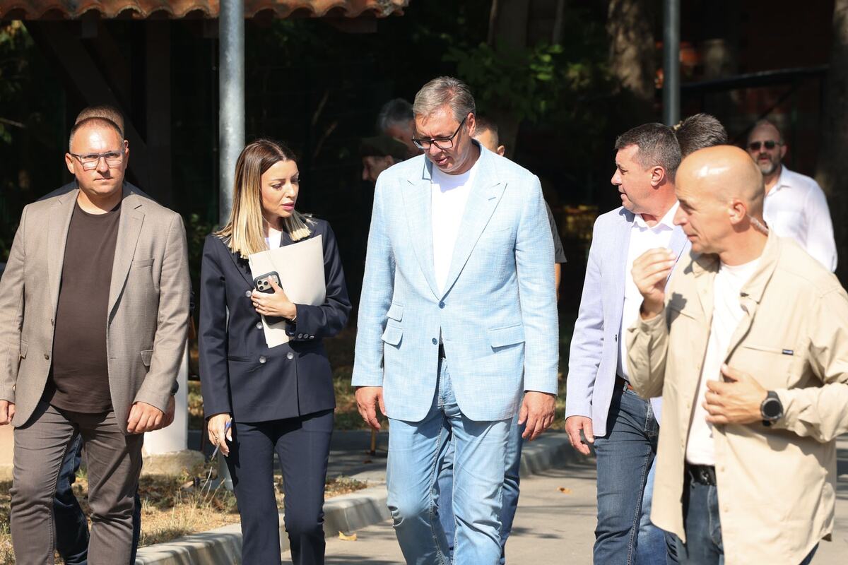 Aleksandar Vučić tehnička škola Vlasotince (4).jpeg