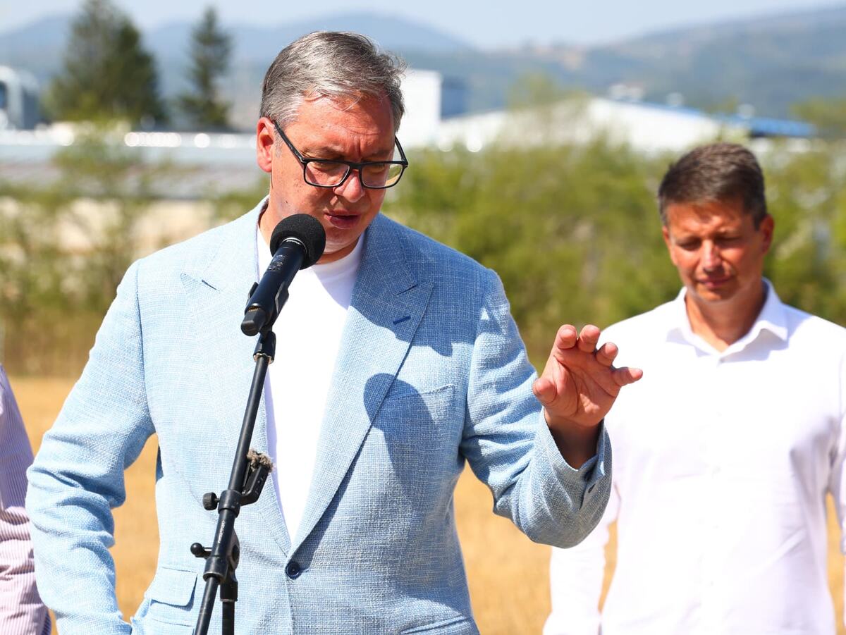 Aleksandar Vučić Mitel Astra Vladičin Han Prekodolce (2).jpeg