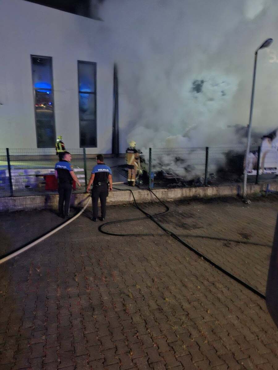 požar firma Derubis Vitez (1).jpg