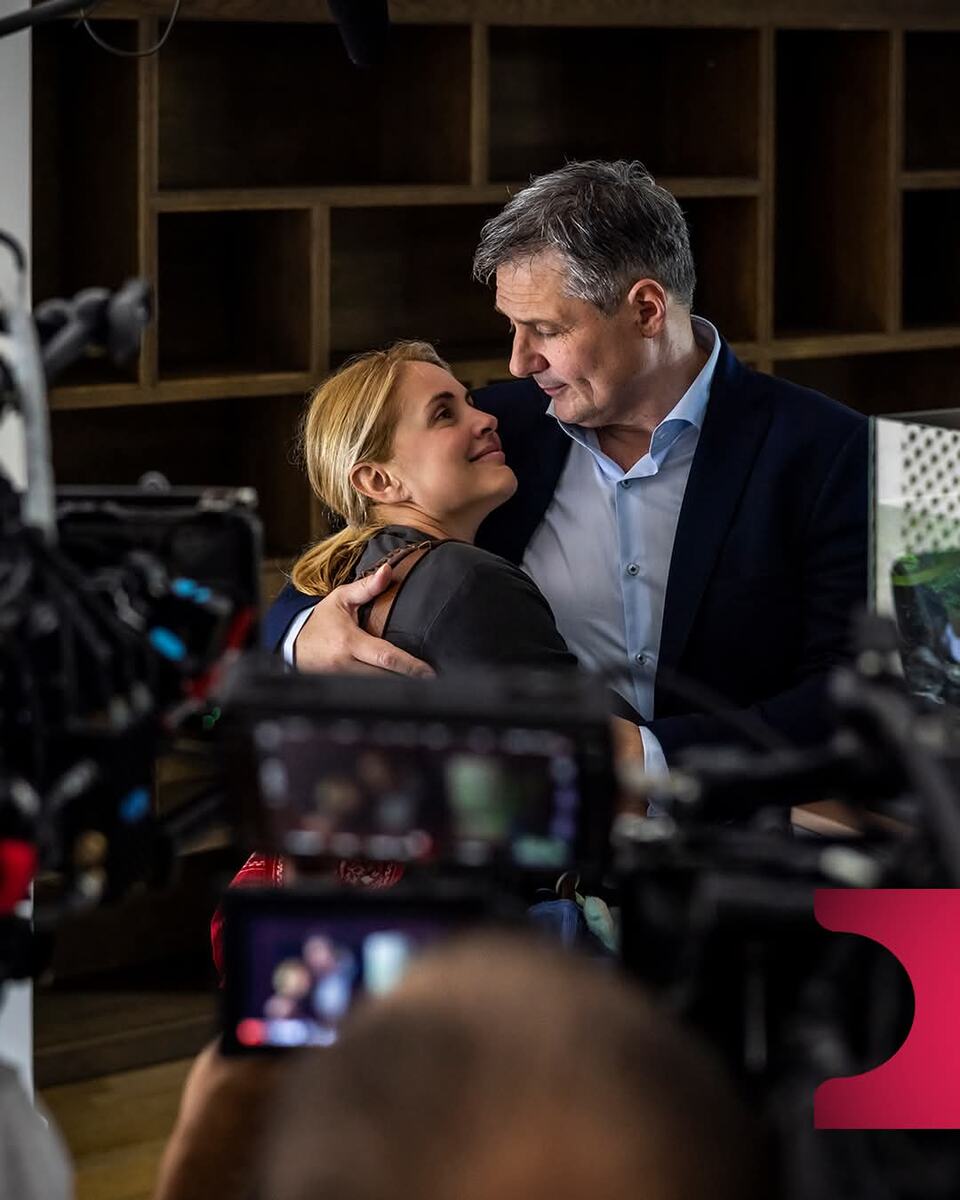 Serija Ljuljaj me nezno foto Telekom Srbija Nemanja Miscevic.jpg