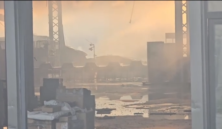 požar Novi Sad industrijska zona magacin D express  (8).png