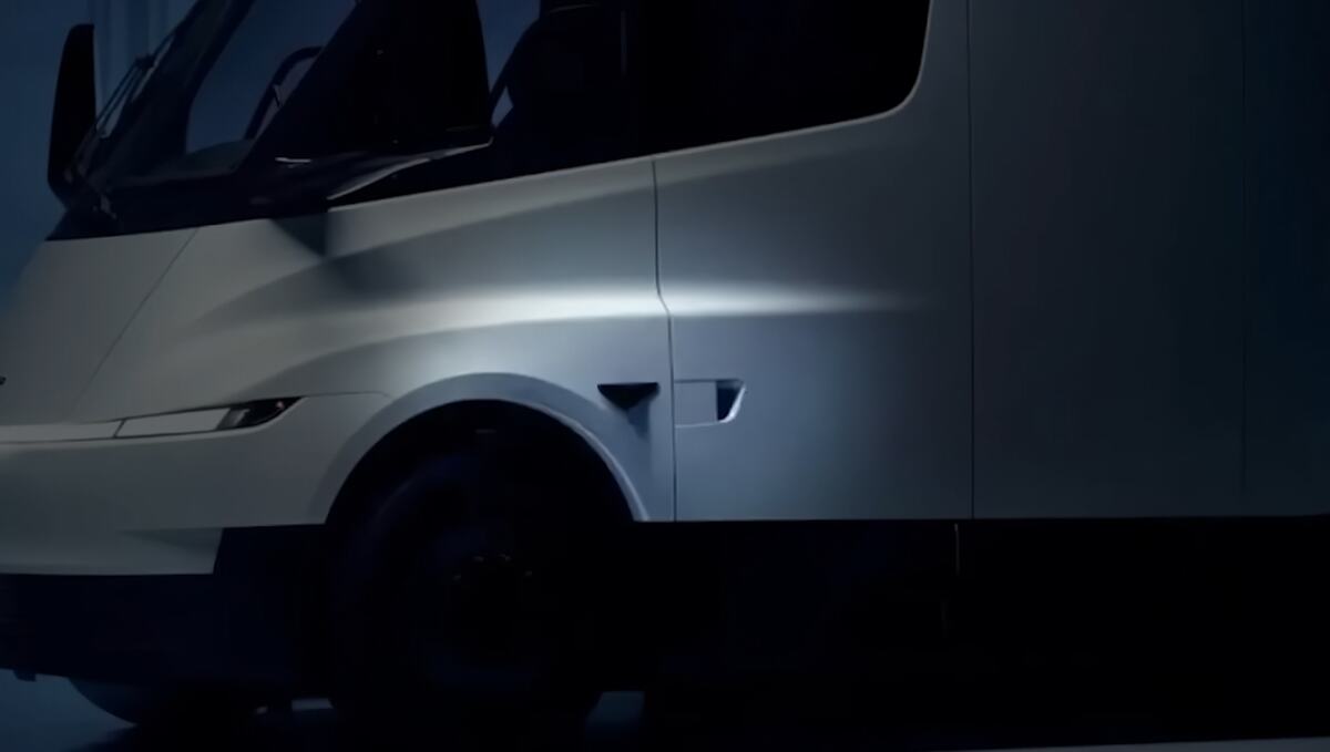 Tesla Semi (3).jpg