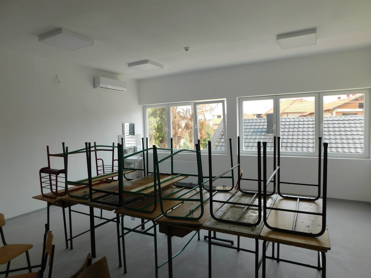 LOZNICA - Nov kabinet.JPG