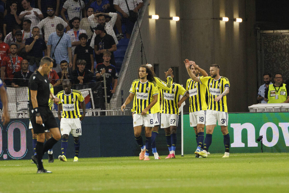 Fudbaleri Fenerbahčea na meču protiv Liona u Francuskoj