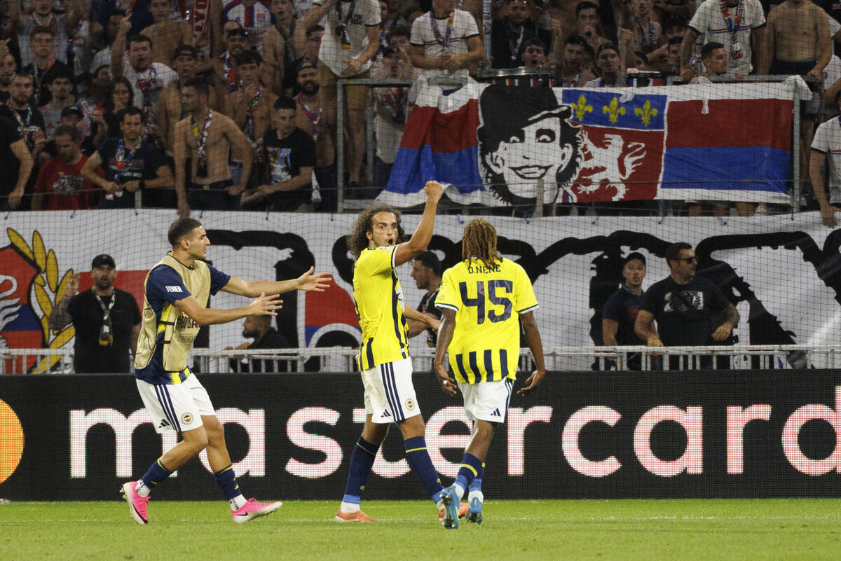 Fudbaleri Fenerbahčea na meču protiv Liona u Francuskoj