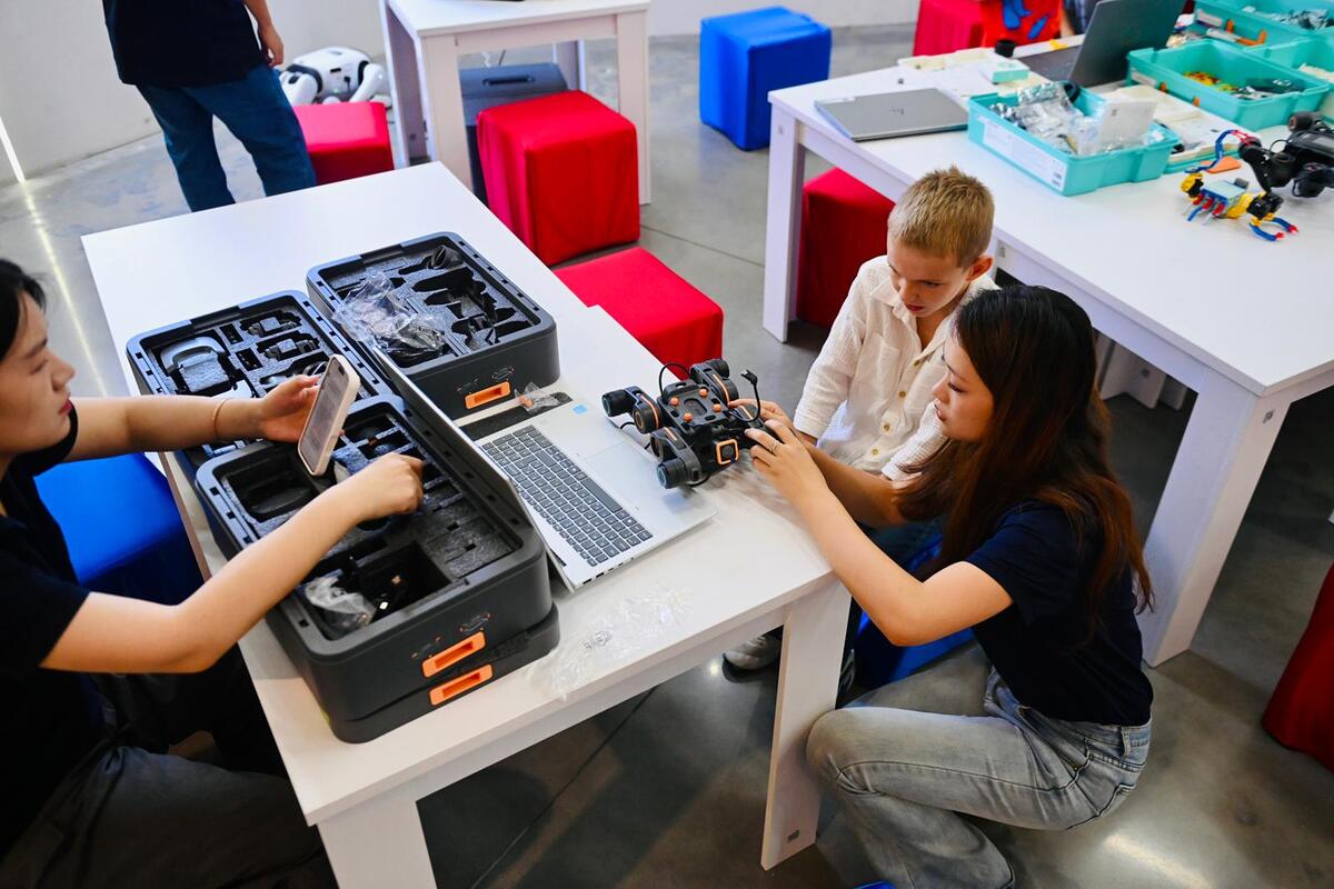 fabrika humanoidnih robota kompanija Minth  Šapac (4).jpeg