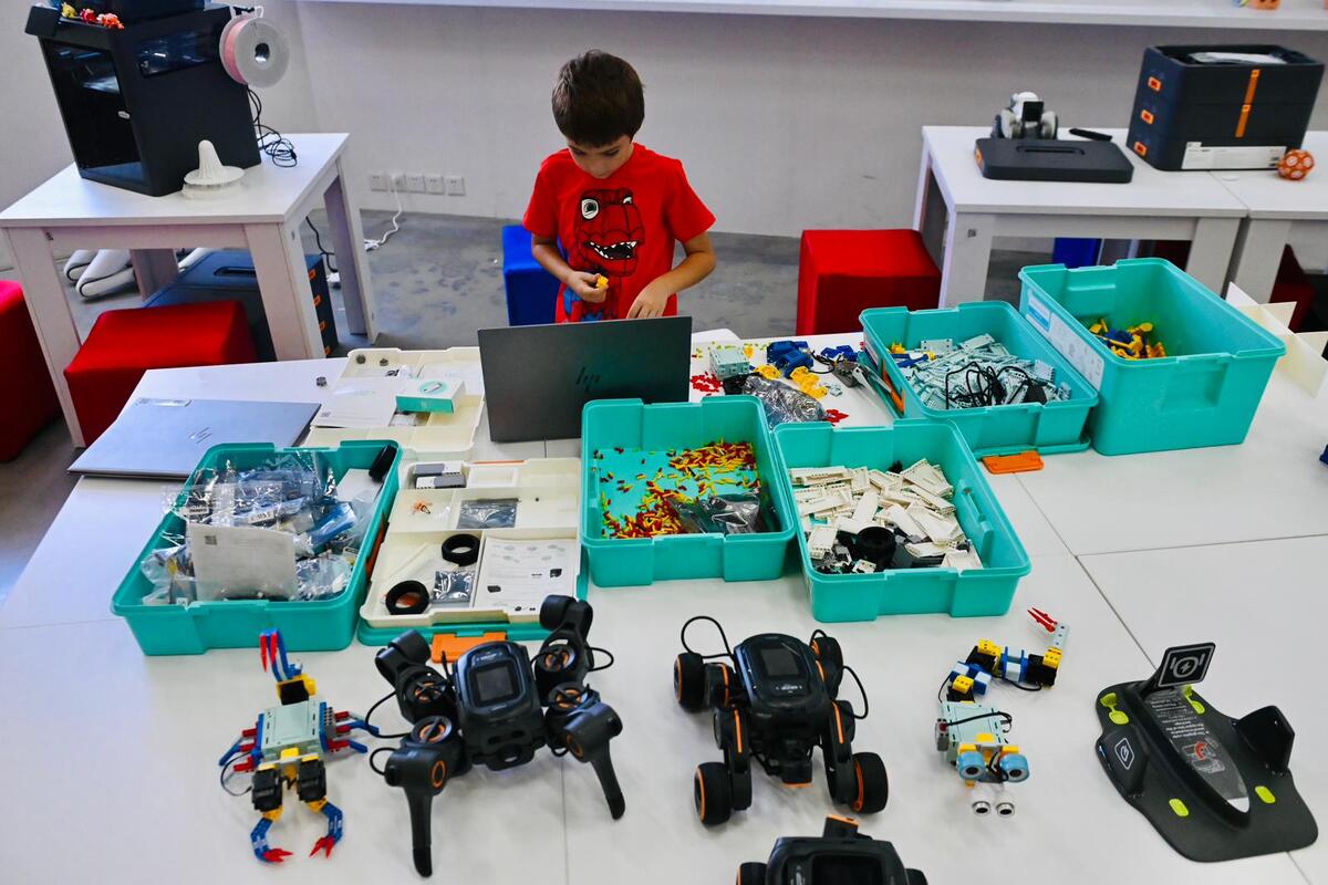 fabrika humanoidnih robota kompanija Minth  Šapac (5).jpeg