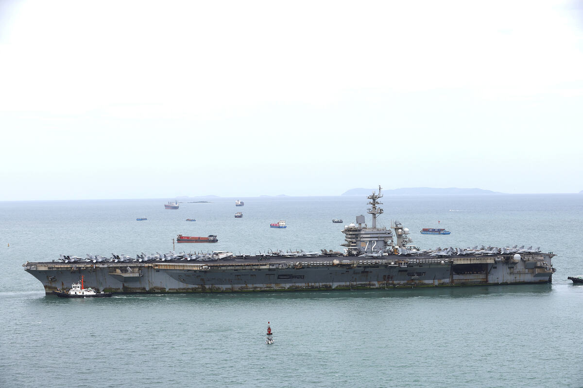 Američki nuklearni nosač aviona USS Abraham Linkoln (5).jpg