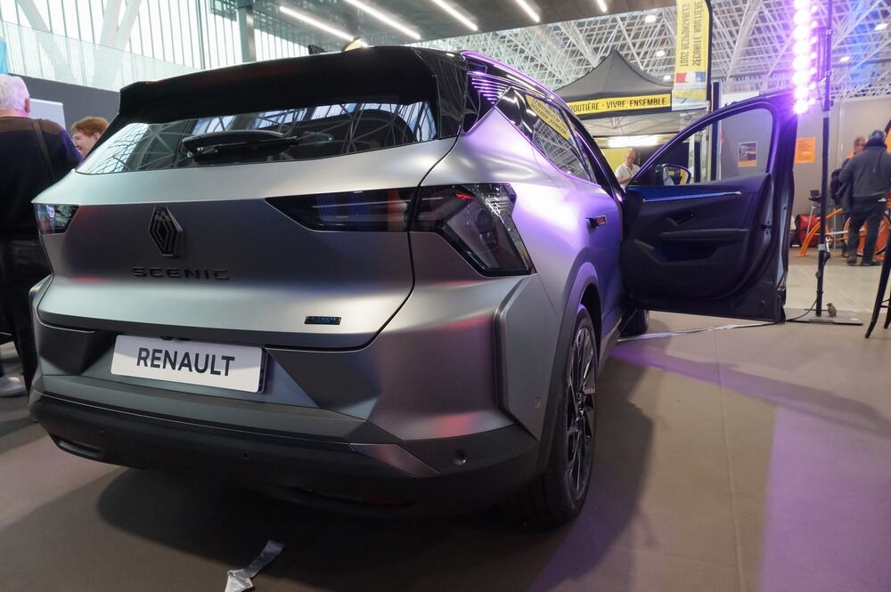 Renault Scenic E-Tech (8).jpg