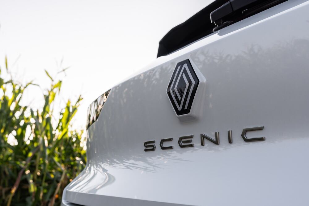 Renault Scenic E-Tech (2).jpg