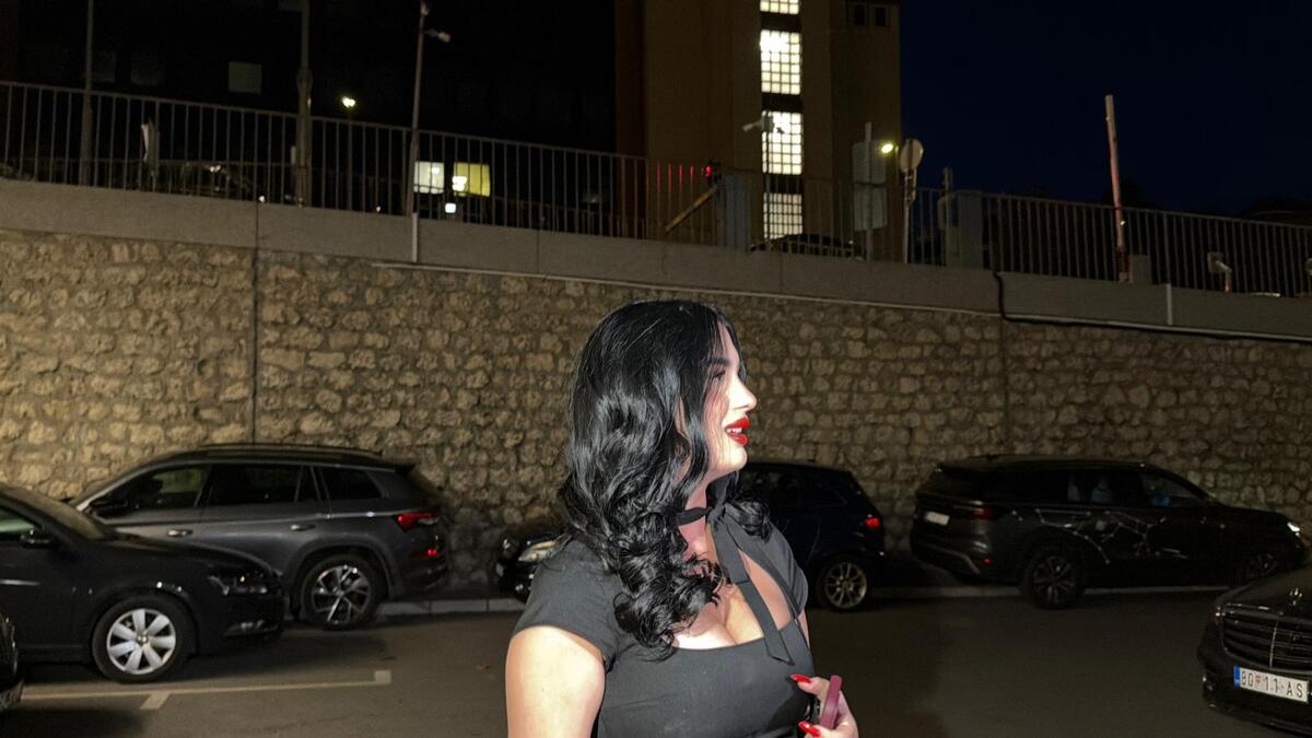 MILANČE SPREMA VEČE ZA PAMĆENJE: Okupio najveće zvezde na jednom mestu, a ovaj pevač stigao u besnoj mašini od 50.000 €... (VIDEO)