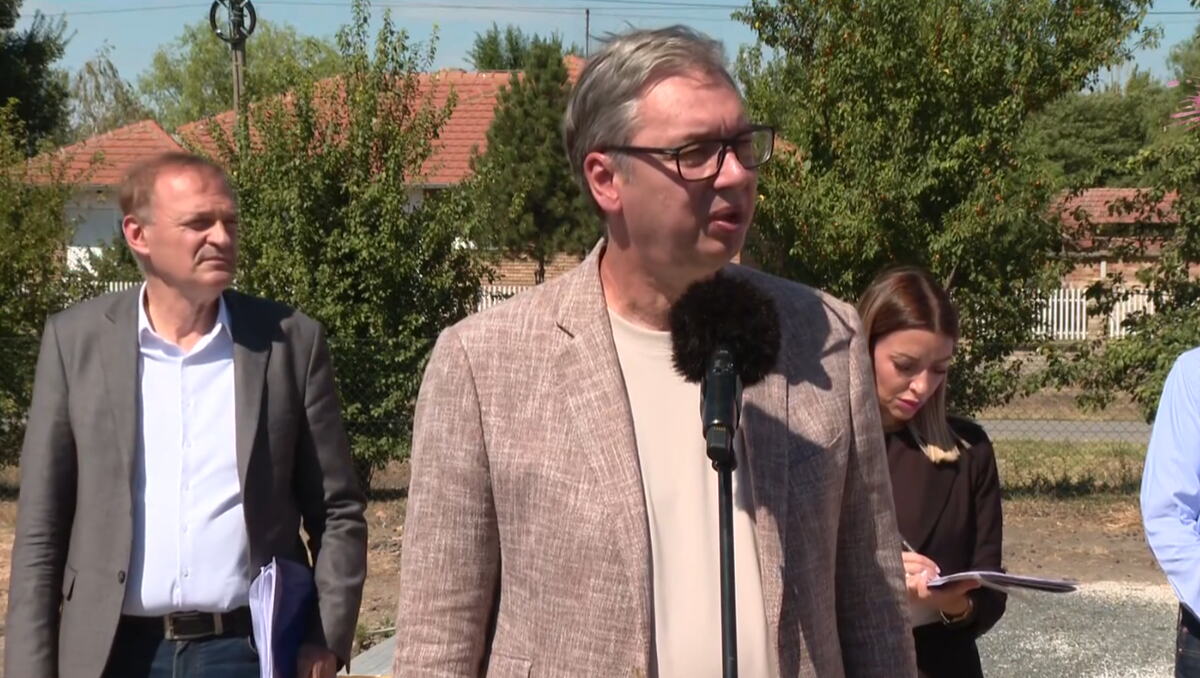 Aleksandar Vučić (4).png