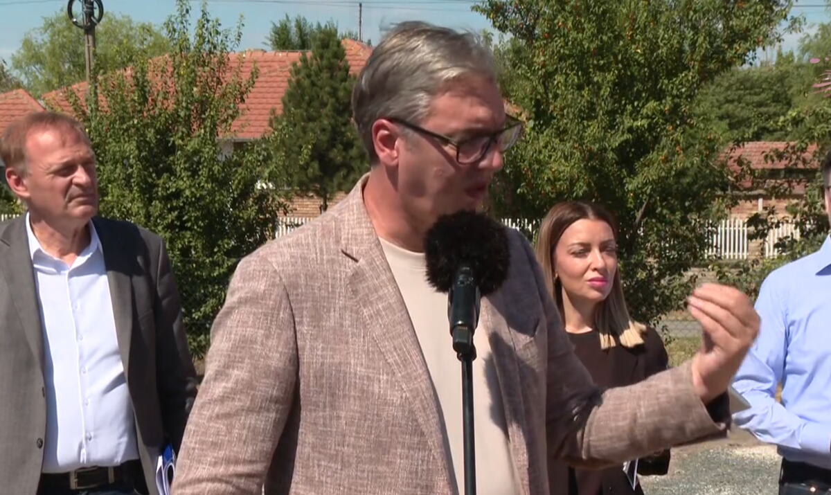 Aleksandar Vučić (5).png